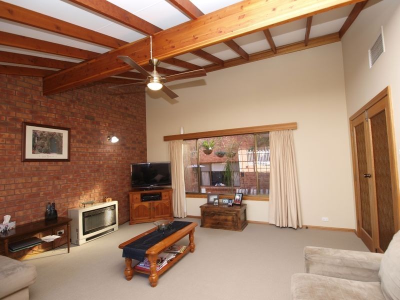 68 Hamilton Rd, Fairview Park SA 5126