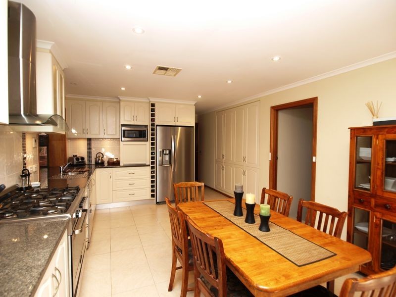 68 Hamilton Rd, Fairview Park SA 5126