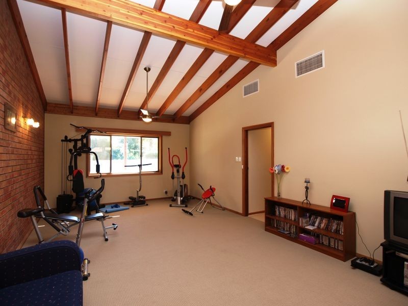 68 Hamilton Rd, Fairview Park SA 5126