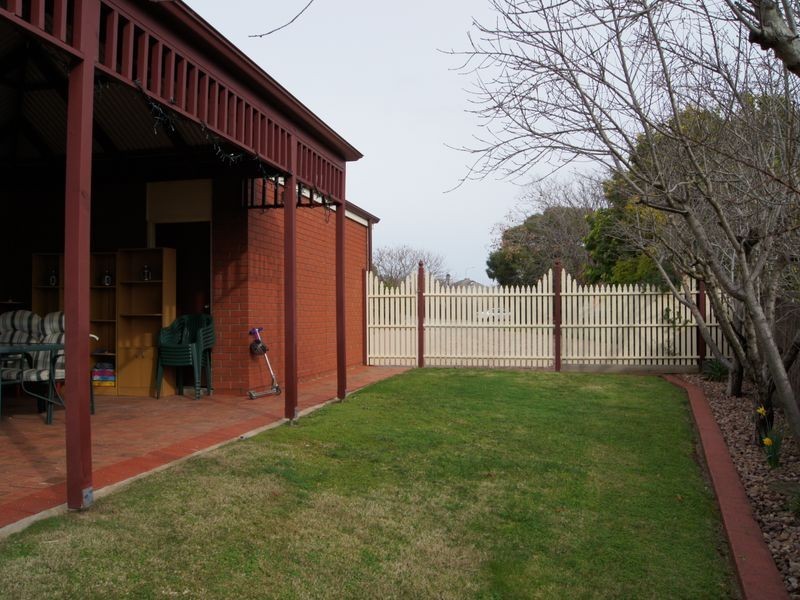 28 Strickland St, Golden Grove SA 5125