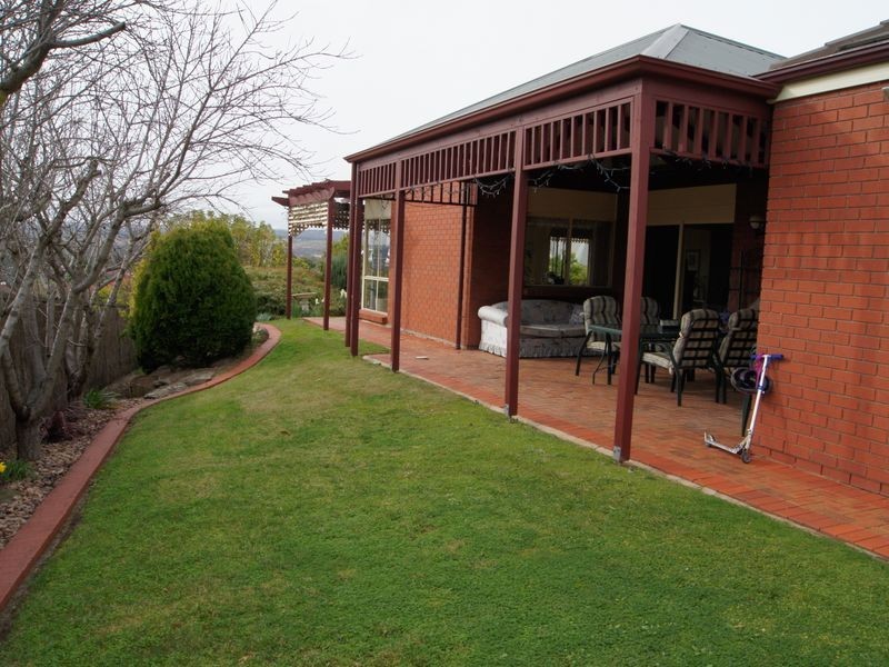 28 Strickland St, Golden Grove SA 5125