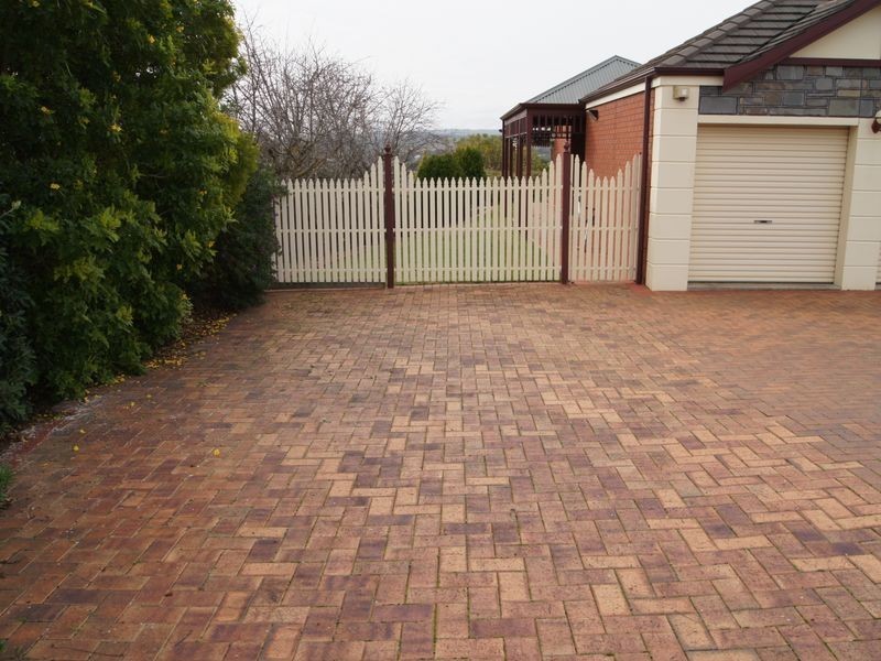 28 Strickland St, Golden Grove SA 5125