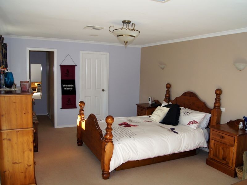 172 Target Hill Road, Salisbury Heights SA 5109