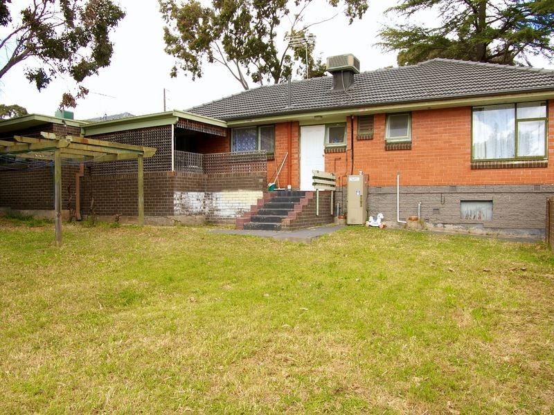 8 Bellvue Street, Vista SA 5091