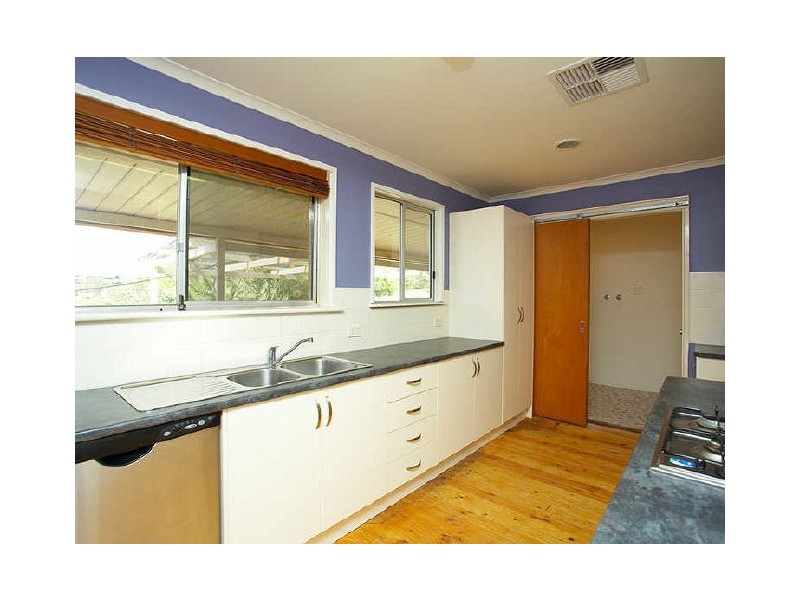 19 Silvermere Terrace, Para Hills SA 5096