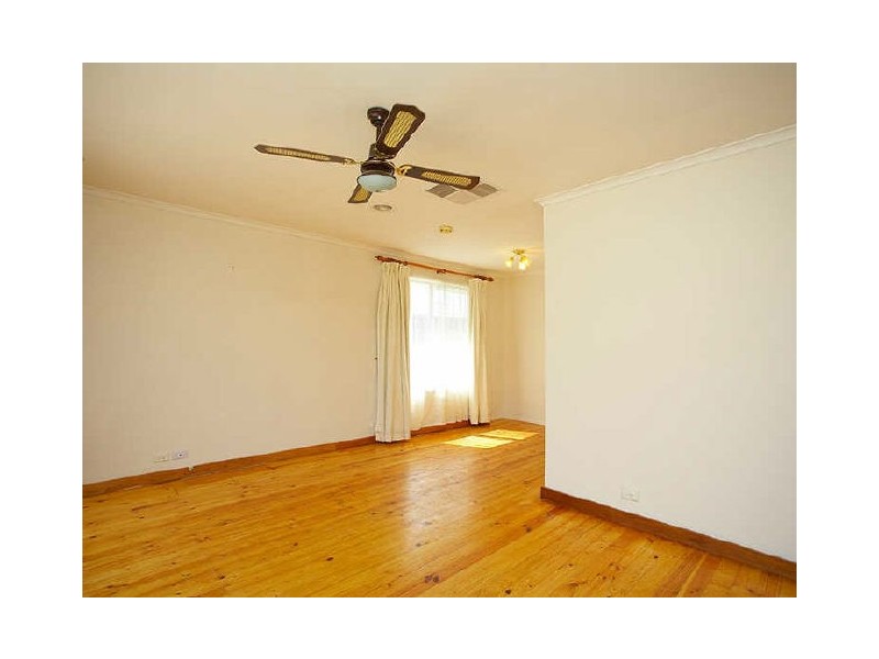 19 Silvermere Terrace, Para Hills SA 5096