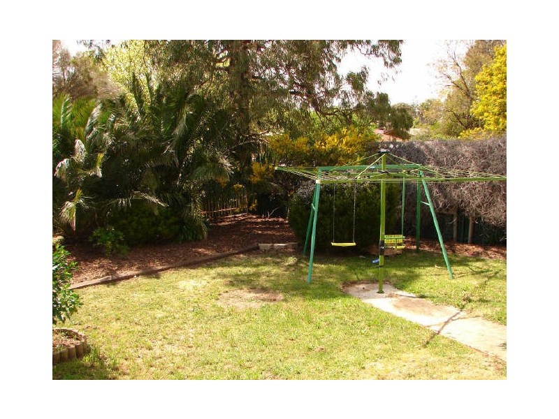 19 Silvermere Terrace, Para Hills SA 5096