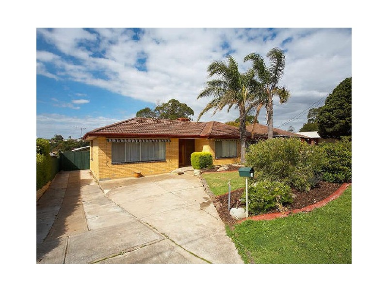 19 Silvermere Terrace, Para Hills SA 5096