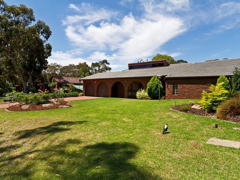 5 Hamilton Rd, Fairview Park SA 5126