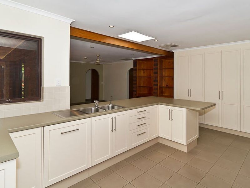 5 Hamilton Rd, Fairview Park SA 5126