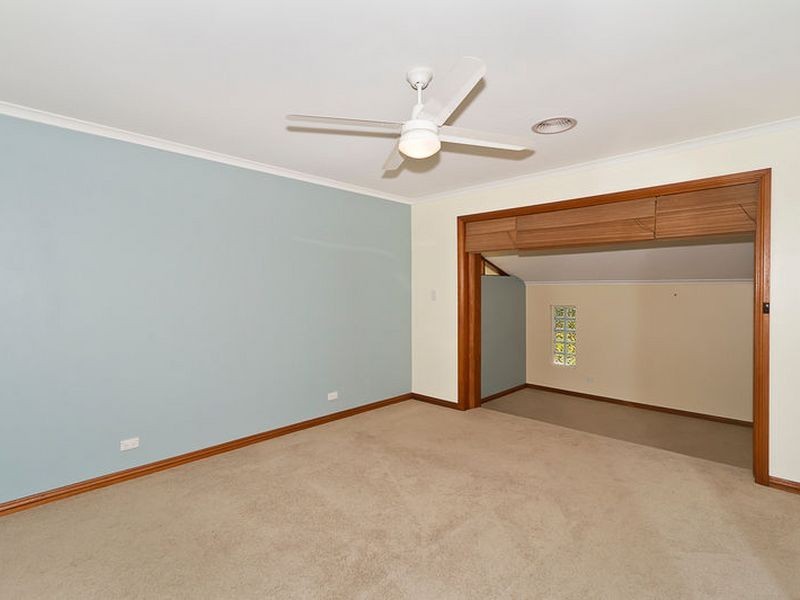 5 Hamilton Rd, Fairview Park SA 5126