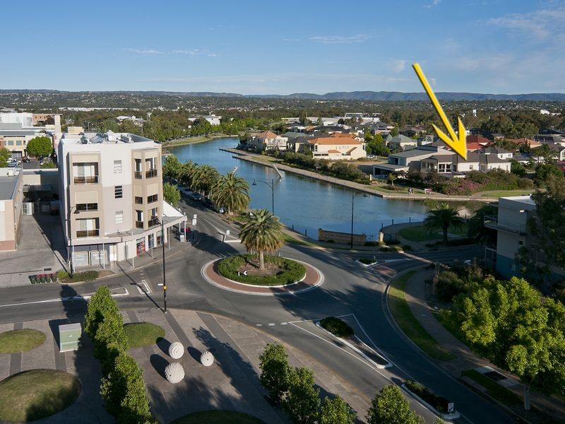 8 Lakeside Close, Mawson Lakes SA 5095