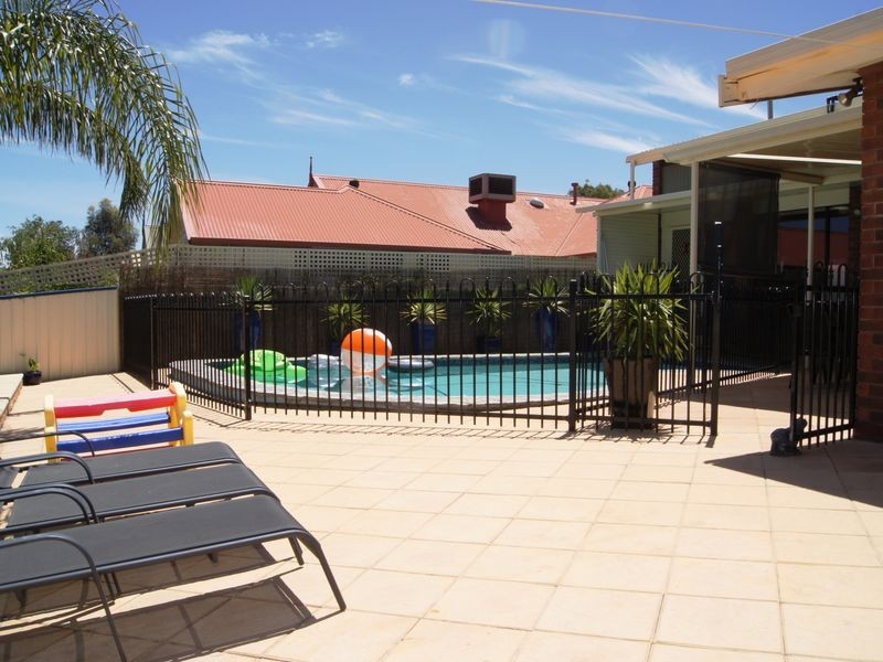 33 Edinburgh Road, Modbury SA 5092