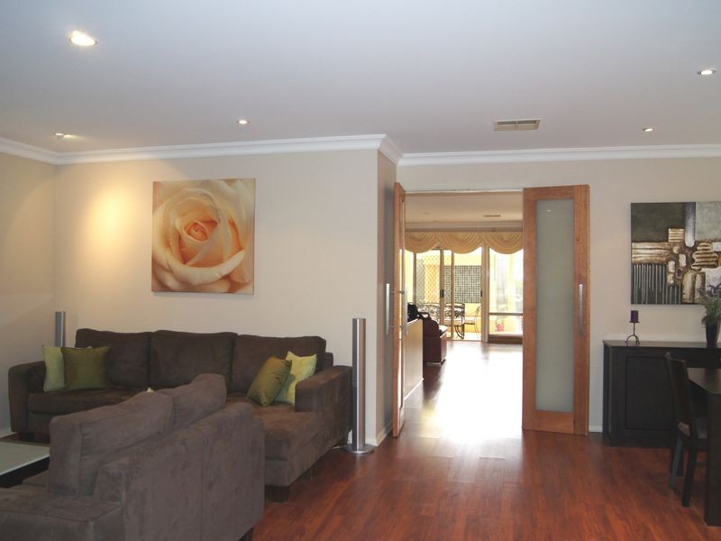 4 Scotney Court, Oakden SA 5086