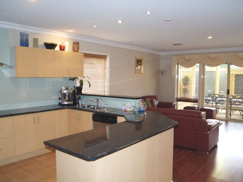 4 Scotney Court, Oakden SA 5086