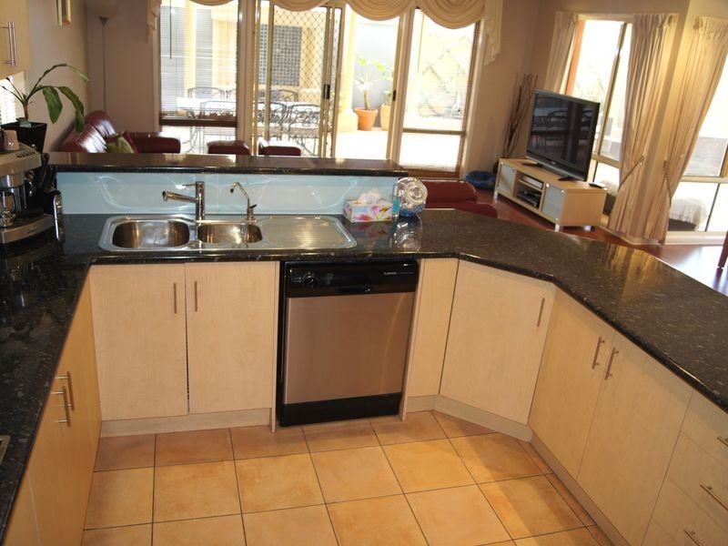 4 Scotney Court, Oakden SA 5086