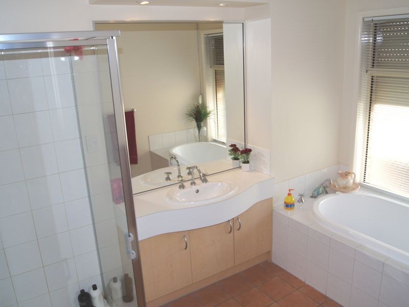 4 Scotney Court, Oakden SA 5086