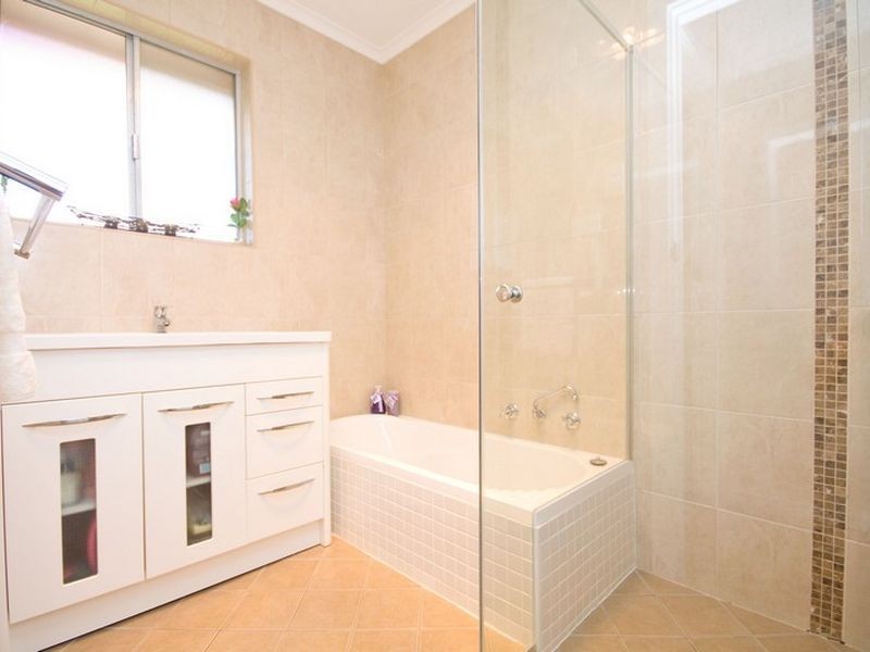 5 Lugarno Street, Redwood Park SA 5097