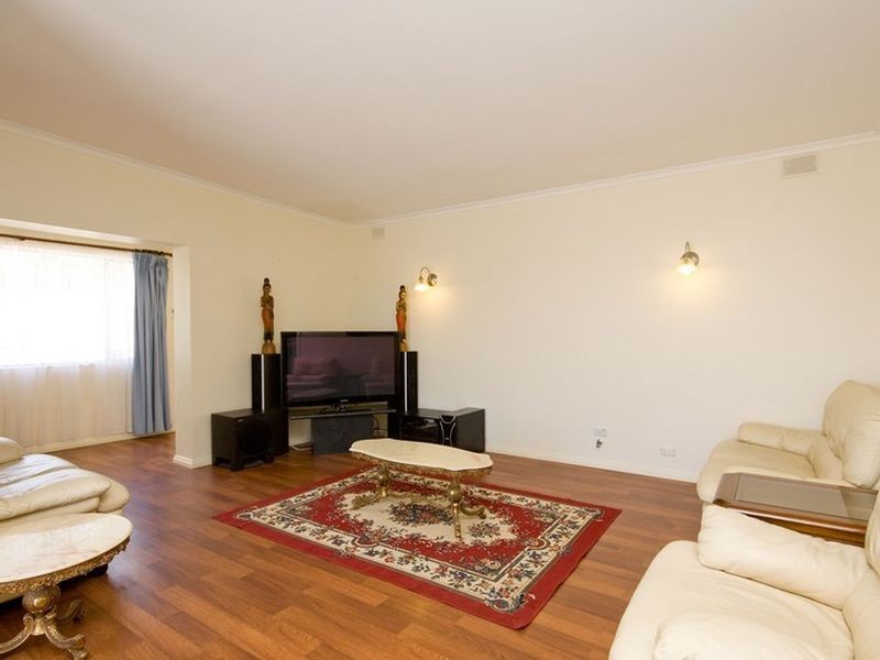 13 Allen Drive, Para Hills SA 5096