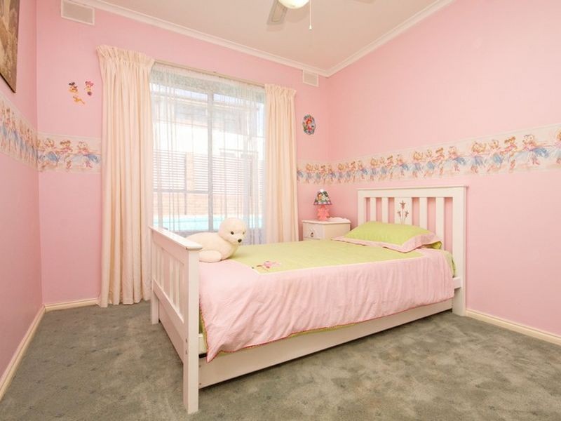 13 Allen Drive, Para Hills SA 5096