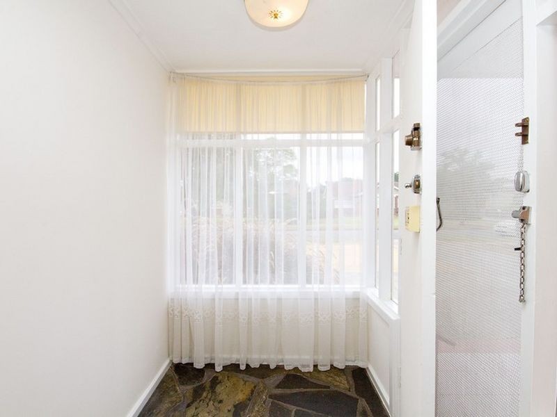 18 Longleat Road, Elizabeth Vale SA 5112