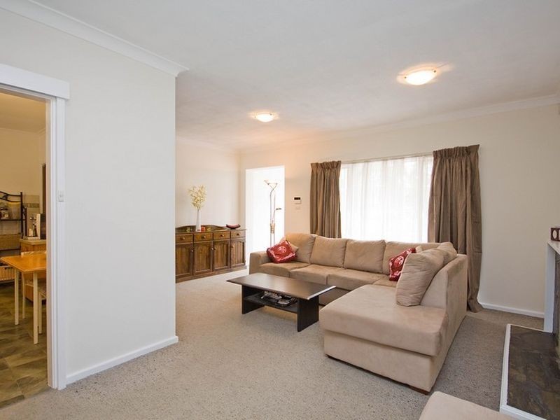 18 Longleat Road, Elizabeth Vale SA 5112