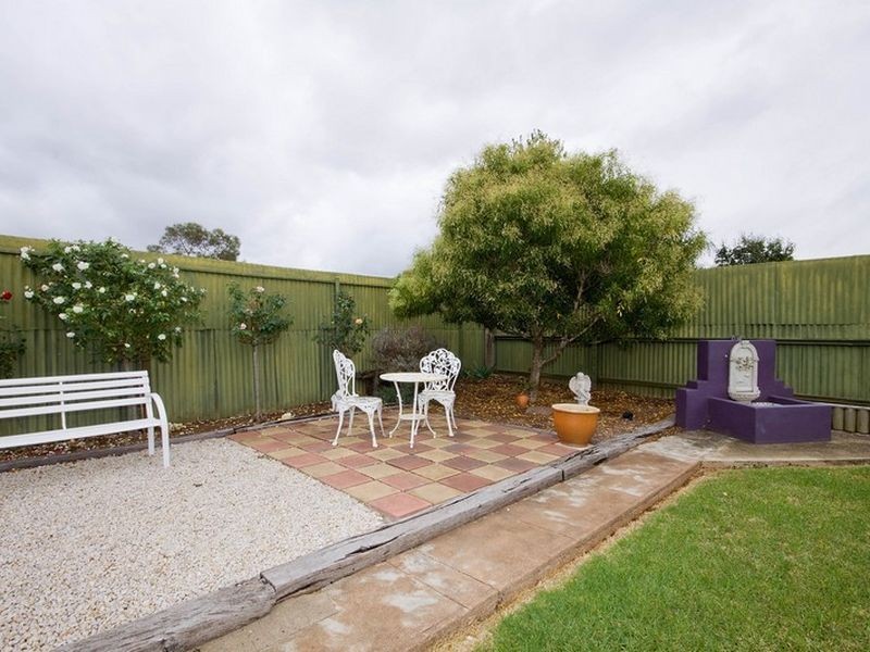 18 Longleat Road, Elizabeth Vale SA 5112