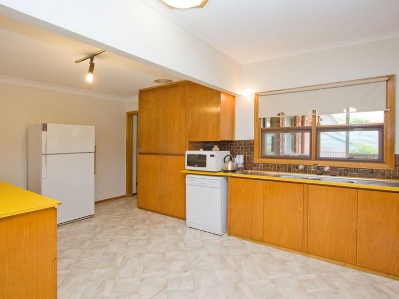 1 Lake View Cresent, Highbury SA 5089