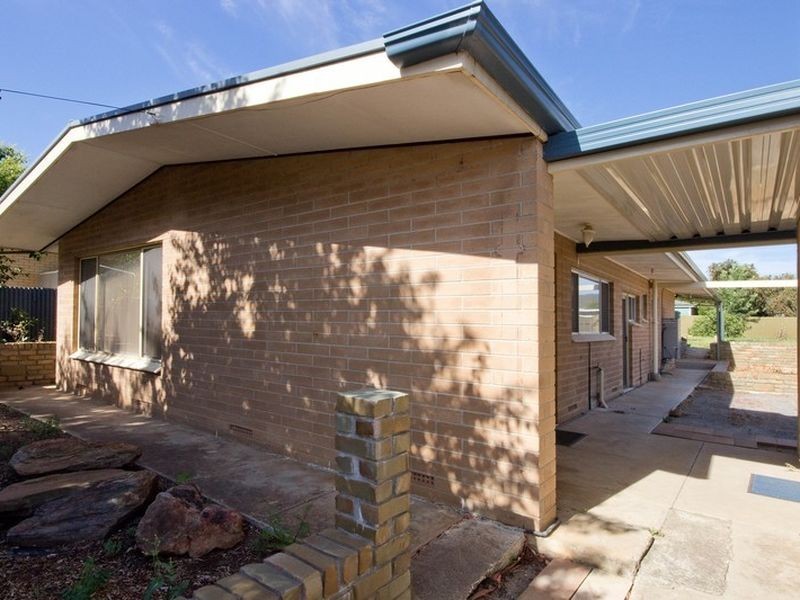 1 Mavis Street, Ridgehaven SA 5097