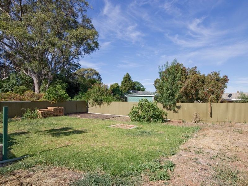 1 Mavis Street, Ridgehaven SA 5097