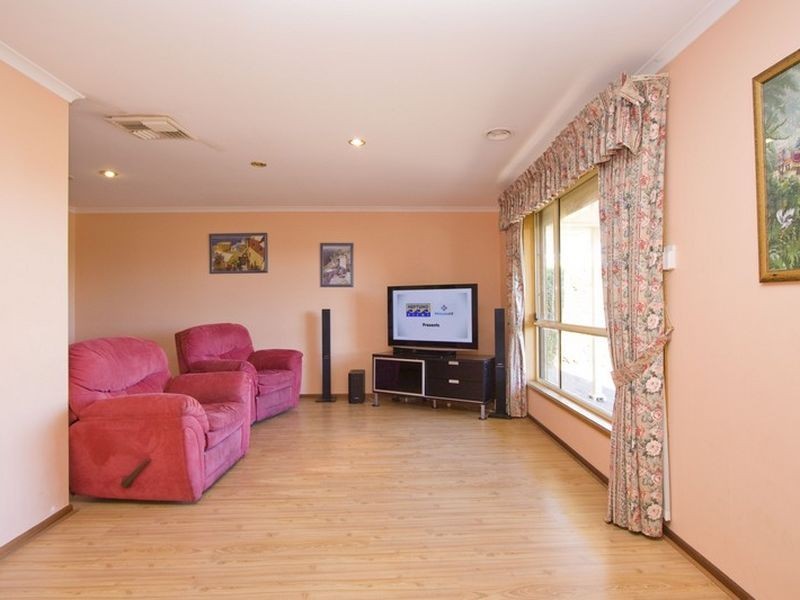 33 Park Lake Boulevard, Blakeview SA 5114