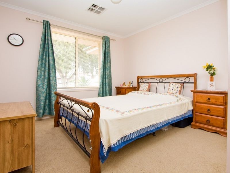 35 Doradus Ave, Hope Valley SA 5090