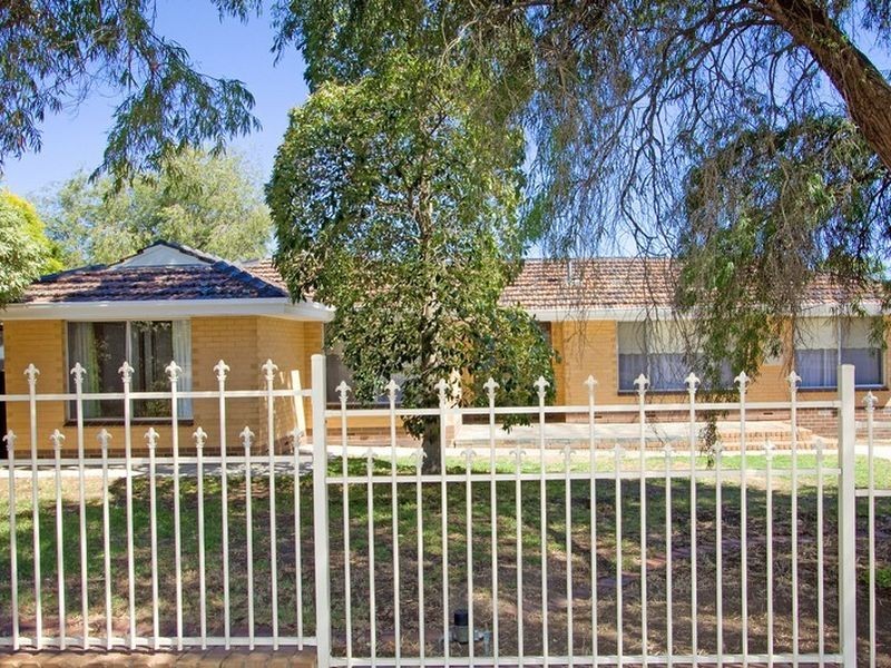 15 Pope Cres, Hope Valley SA 5090
