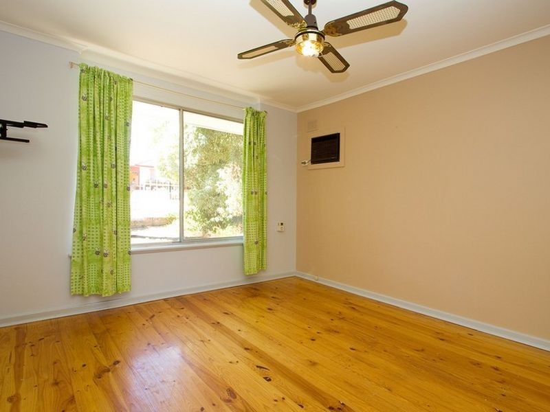 15 Pope Cres, Hope Valley SA 5090