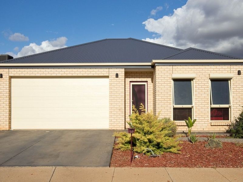 33 Lafitte Way, Andrews Farm SA 5114