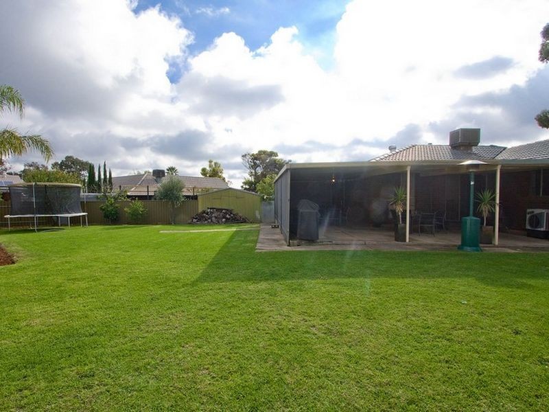 8 Barton Court, St Agnes SA 5097