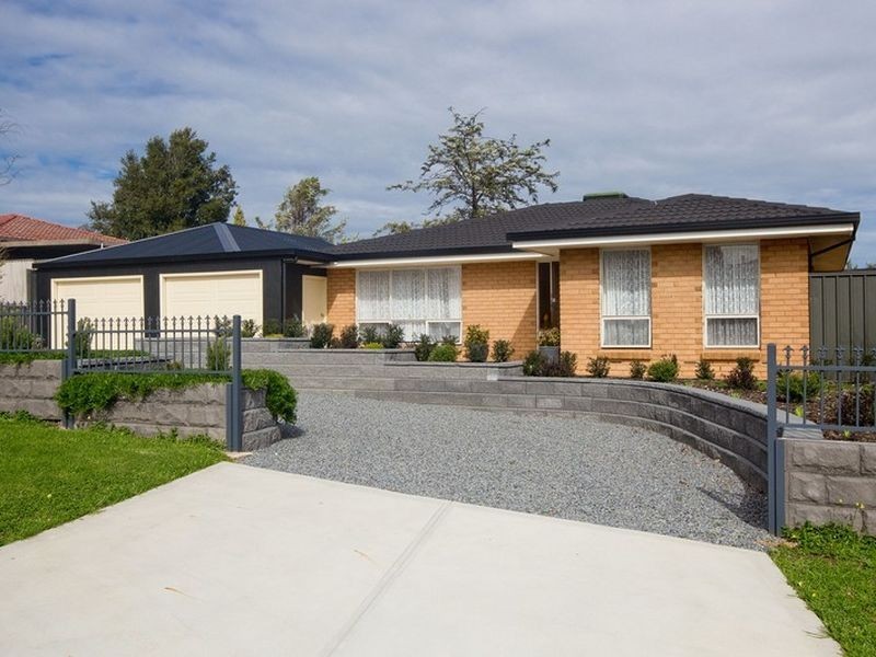 11 Kirk Street, Redwood Park SA 5097