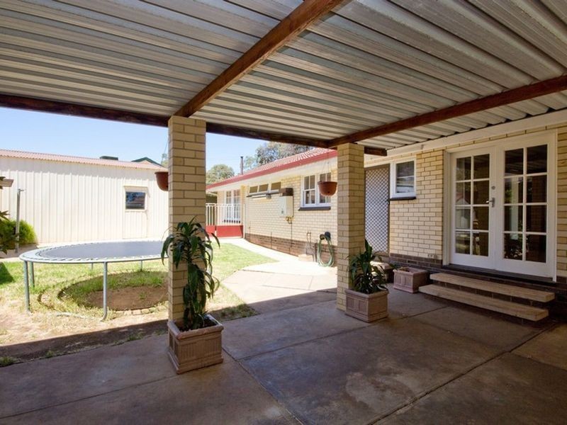 8 Leichardt Avenue, Ingle Farm SA 5098