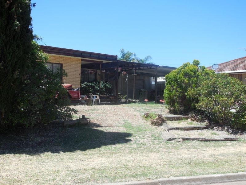8 Sharon Drive, Para Hills SA 5096
