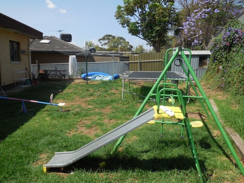 8 Sharon Drive, Para Hills SA 5096