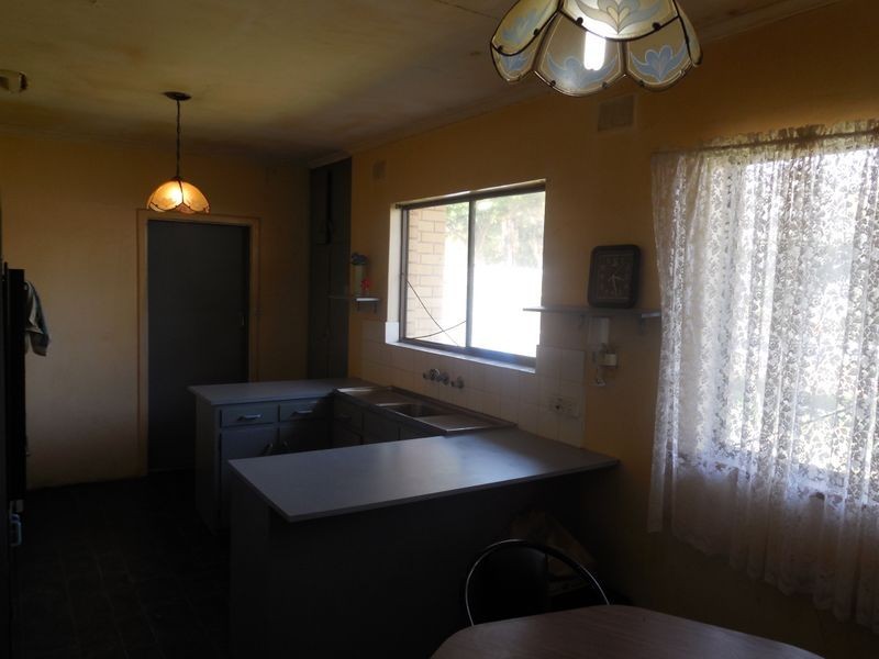 8 Sharon Drive, Para Hills SA 5096