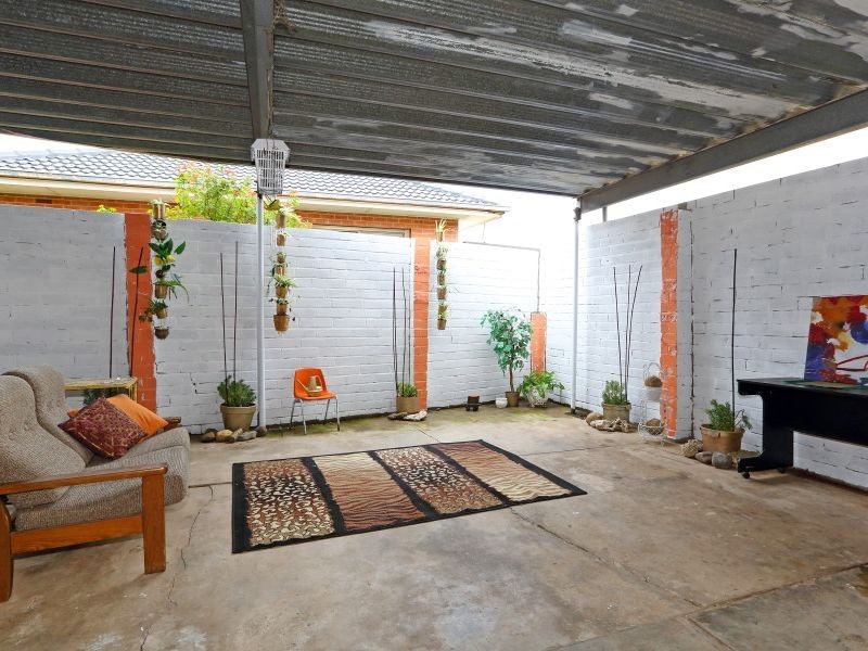 15 Phillips Avenue, Para Hills SA 5096