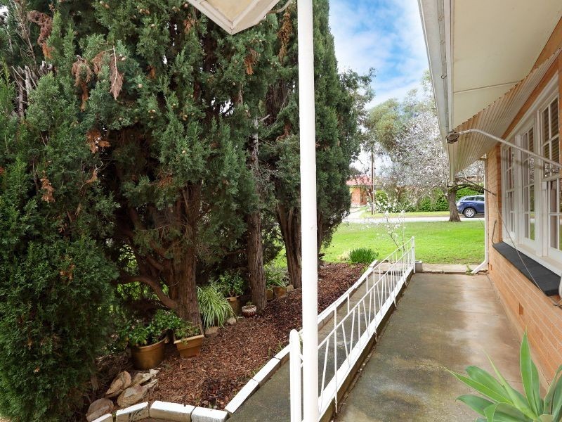 15 Phillips Avenue, Para Hills SA 5096