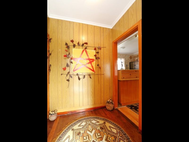 15 Phillips Avenue, Para Hills SA 5096