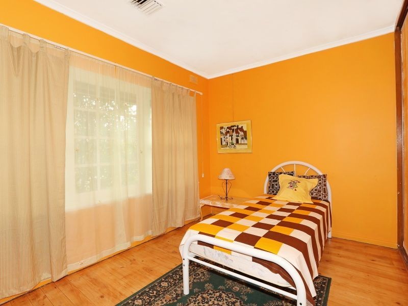 15 Phillips Avenue, Para Hills SA 5096