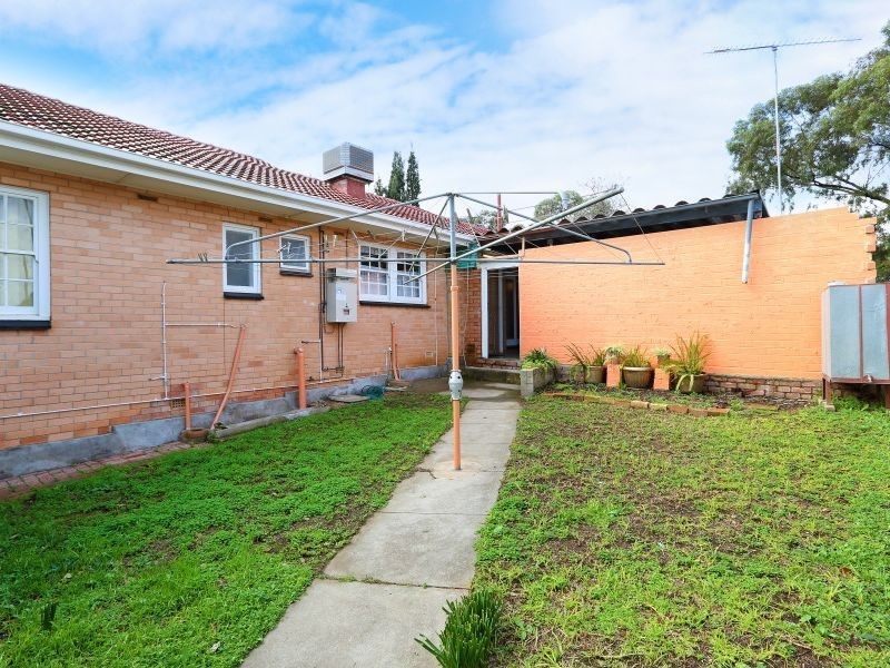 15 Phillips Avenue, Para Hills SA 5096