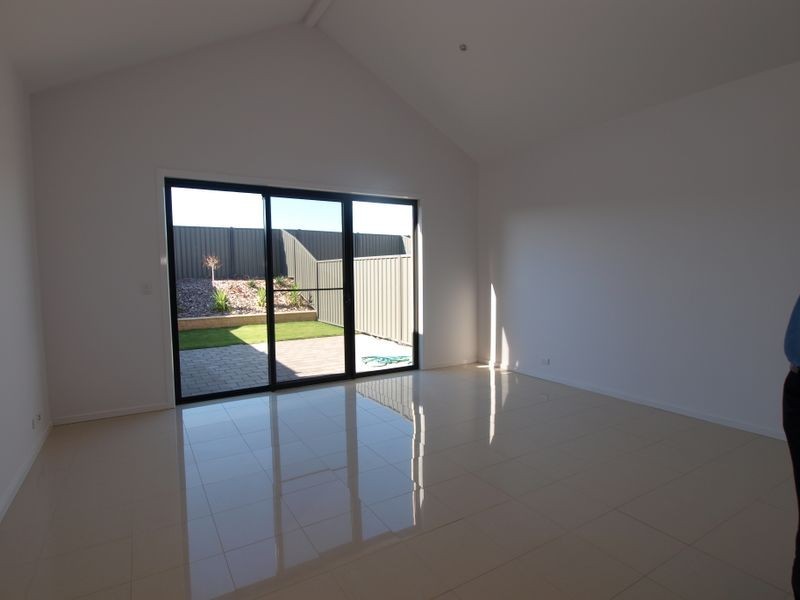 9A Lucia Place, Mawson Lakes SA 5095