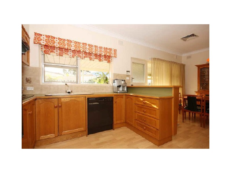 20 Geraldine Street, Valley View SA 5093