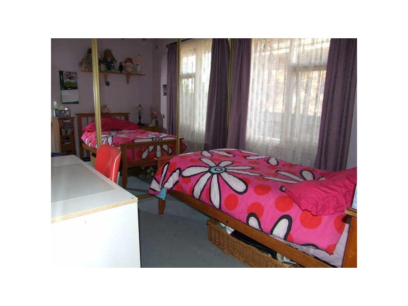 279 Wright Road, Valley View SA 5093