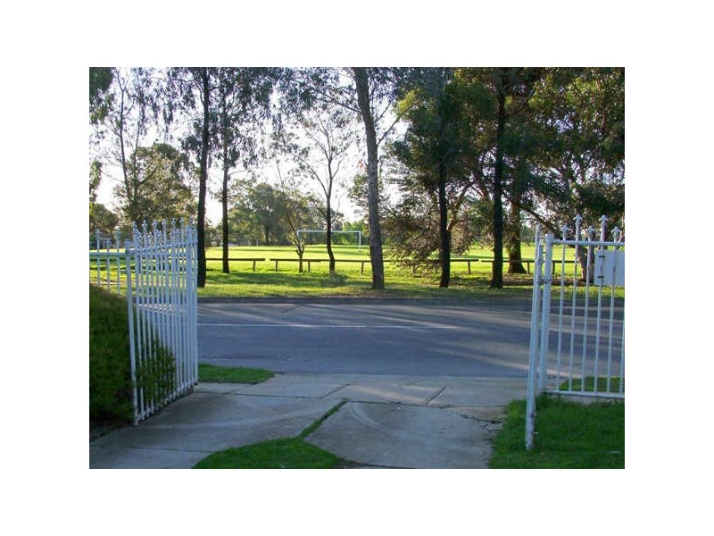 279 Wright Road, Valley View SA 5093